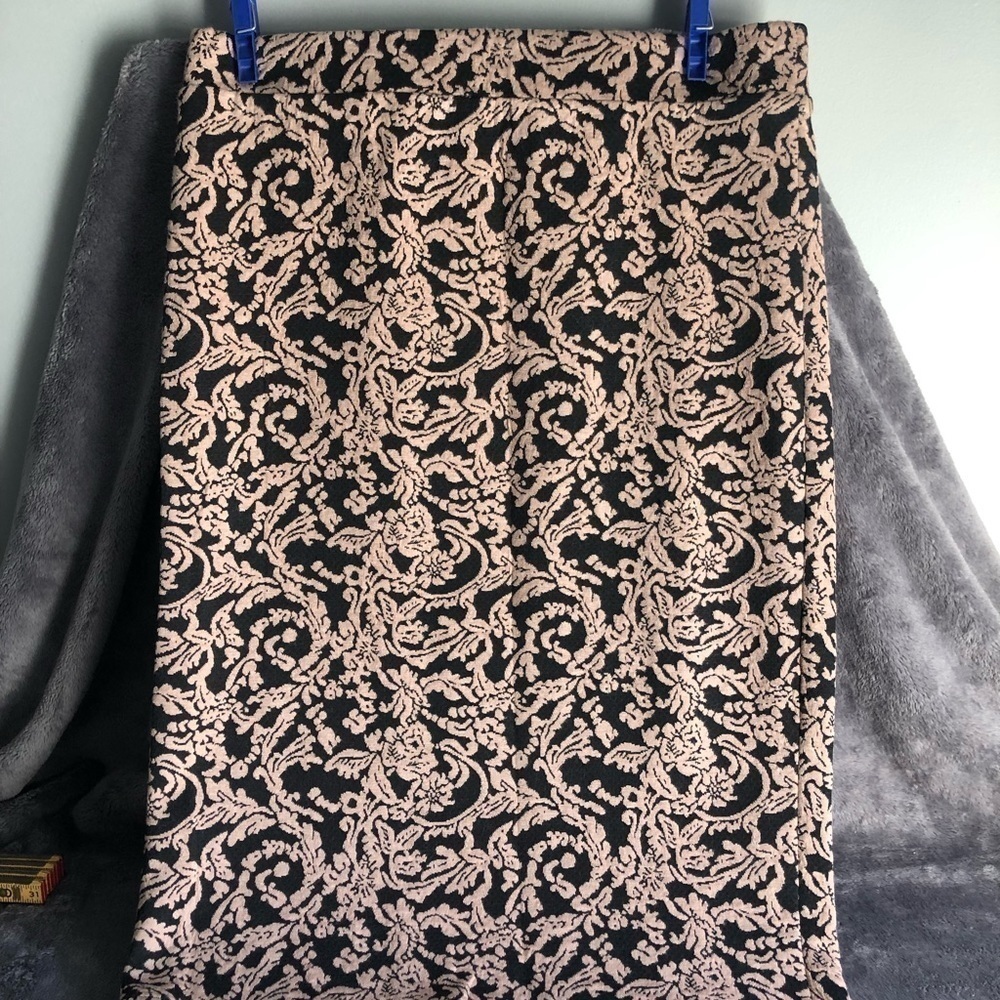 𝅺FOREVER 21 Floral lace print design Brown Black pencil skirt Size large #s1115 - Picture 1 of 7